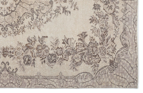 Load image 1 in gallery view. Romava - Vintage Medallion Rug - 5'8 X 8'10
