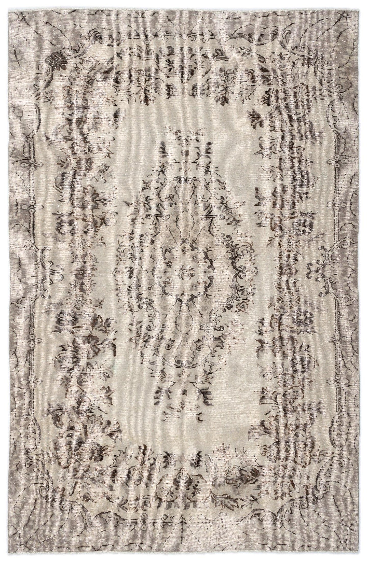 Romava - Vintage Medallion Rug - 5'8 X 8'10