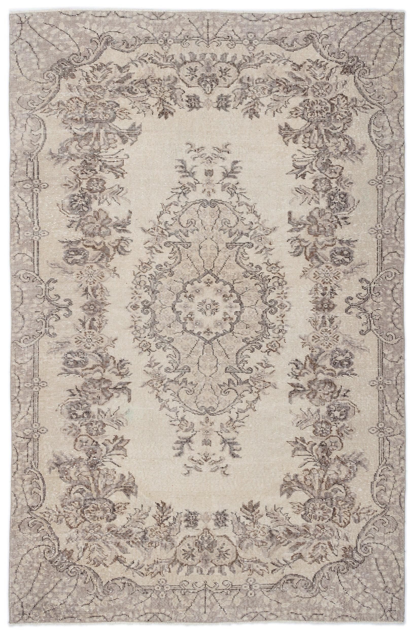 Romava - Vintage Medallion Rug - 5'8 X 8'10