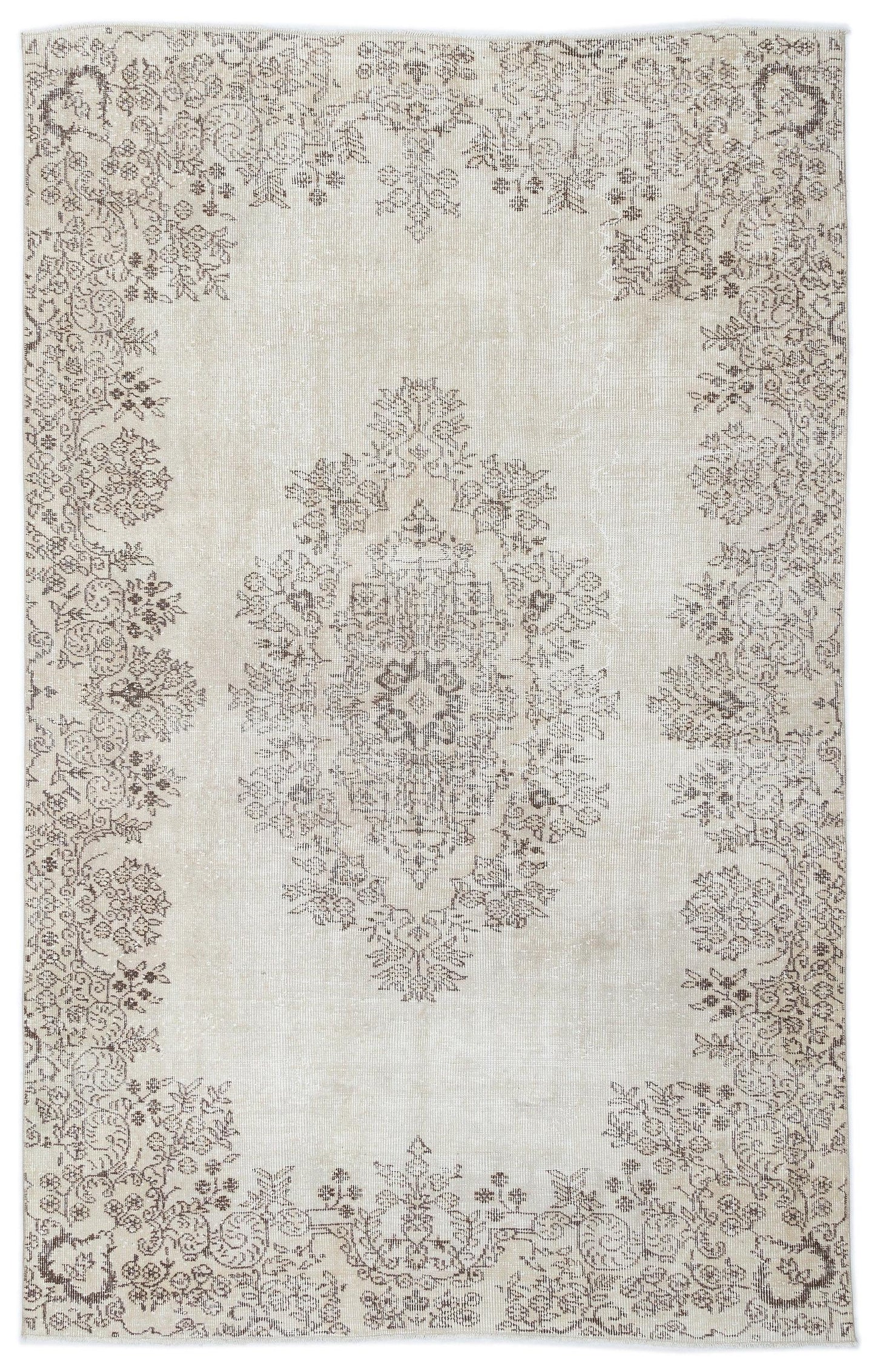 Truta - Vintage Medallion Rug - 5'6 X 8'9