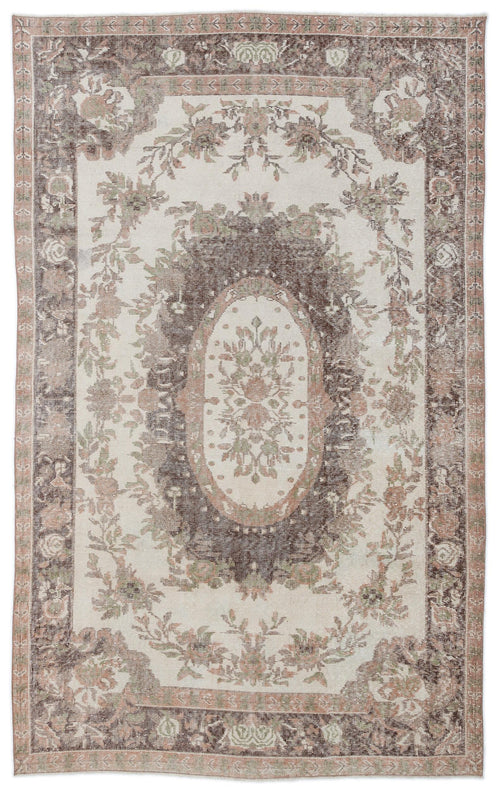 Load image 1 in gallery view. Fluil - Vintage Medallion Rug - 5'8 X 9'1