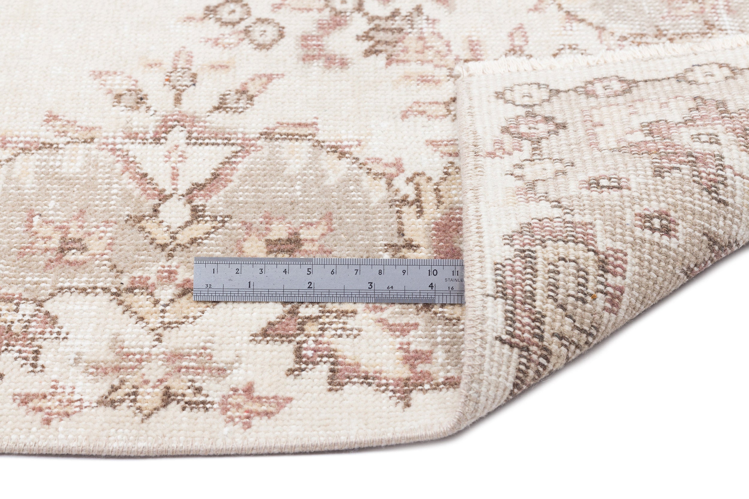 Hevuas - Vintage Medallion Rug - 5'9 X 9'2