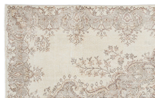 Load image 1 in gallery view. Hevuas - Vintage Medallion Rug - 5'9 X 9'2