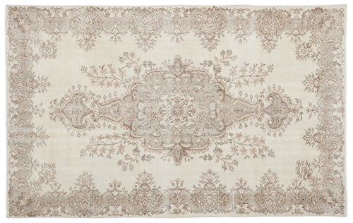 Load image 1 in gallery view. Hevuas - Vintage Medallion Rug - 5'9 X 9'2