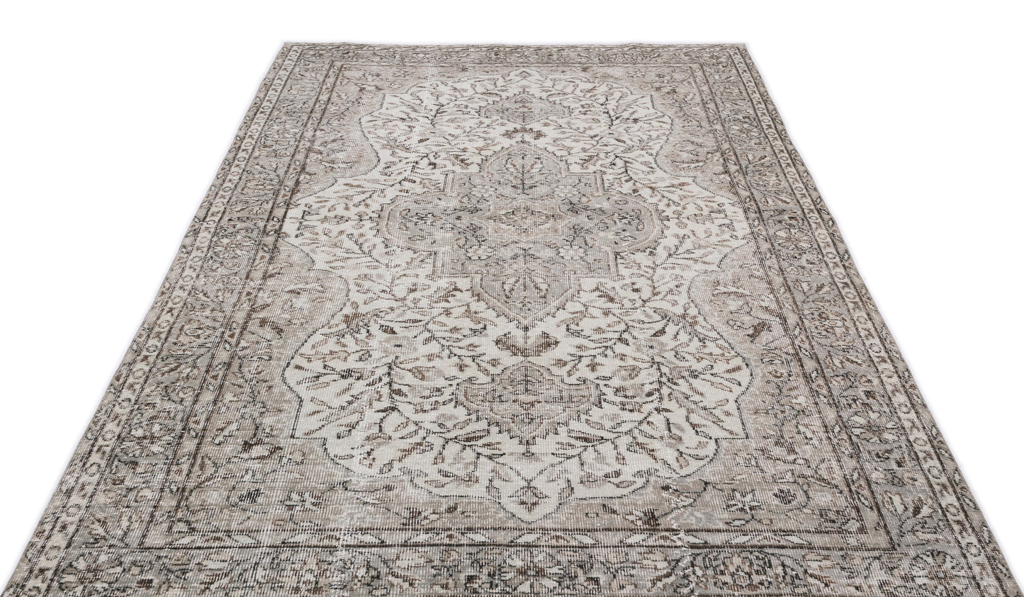 Slesa - Vintage Medallion Rug - 5'5 X 9'5