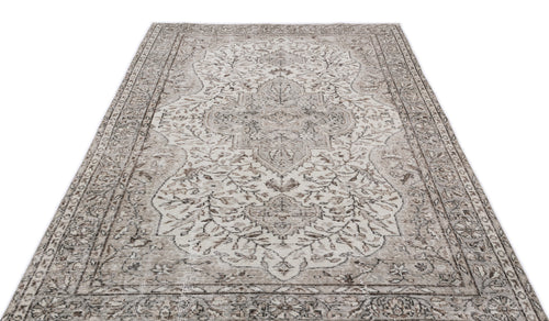 Load image 1 in gallery view. Slesa - Vintage Medallion Rug - 5'5 X 9'5