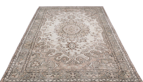 Load image 1 in gallery view. Viane - Vintage Medallion Rug - 5'7 X 9'11
