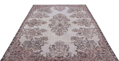 Load image 1 in gallery view. Gumear - Vintage Medallion Rug - 6'0 X 9'7