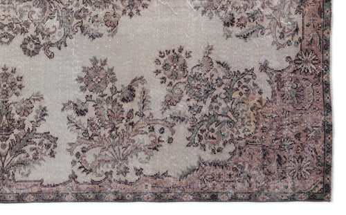 Load image 1 in gallery view. Gumear - Vintage Medallion Rug - 6'0 X 9'7