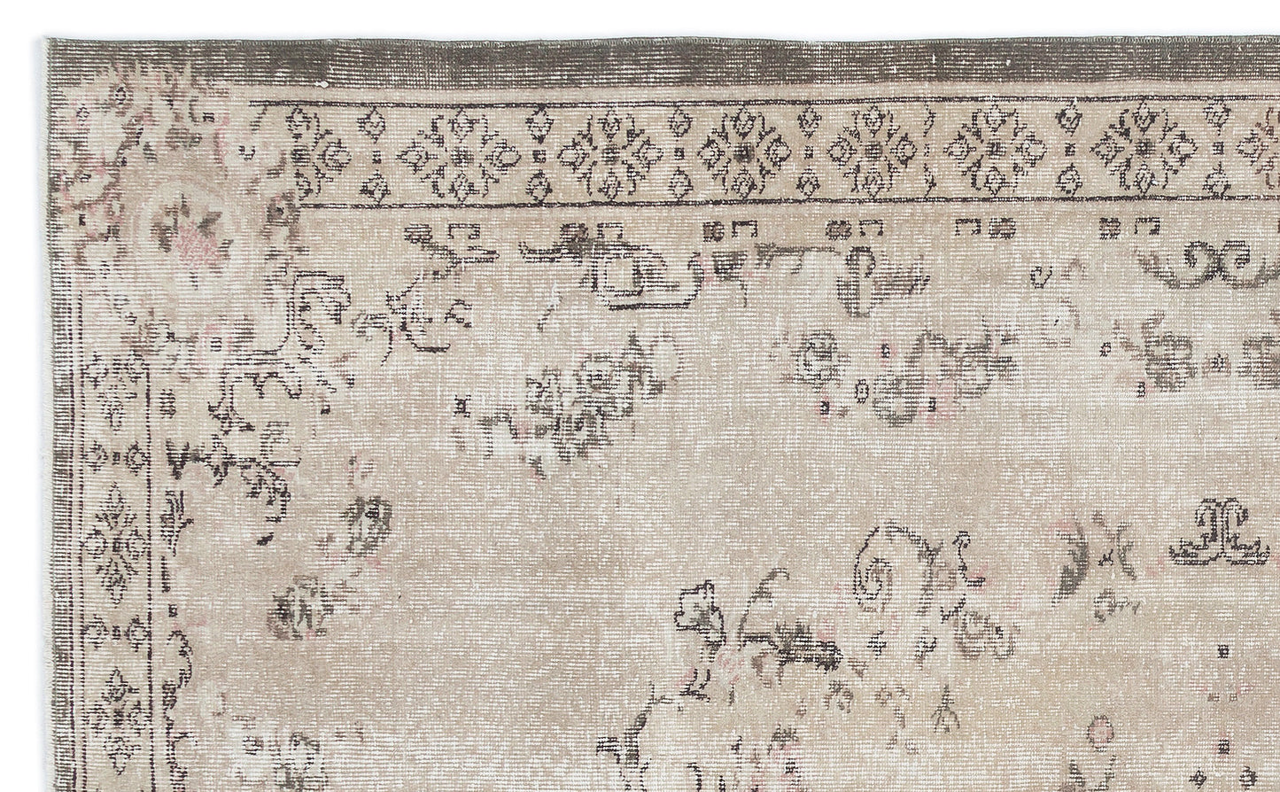 Trigula - Vintage Medallion Rug - 5'9 X 9'5