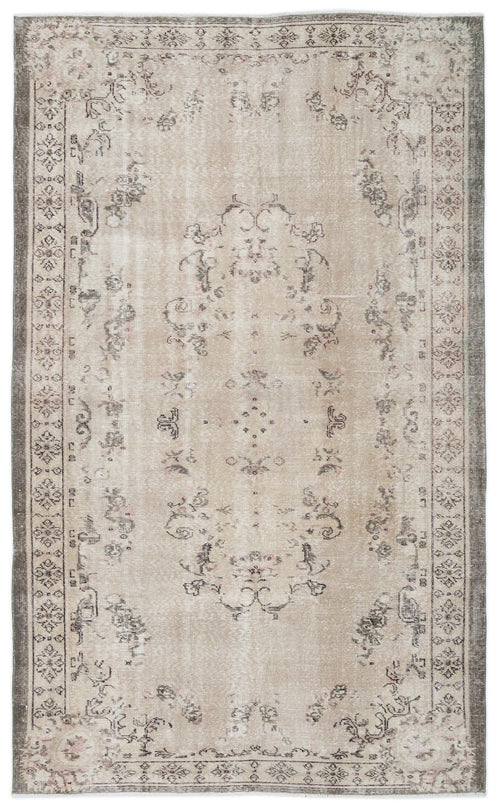 Load image 1 in gallery view. Trigula - Vintage Medallion Rug - 5'9 X 9'5
