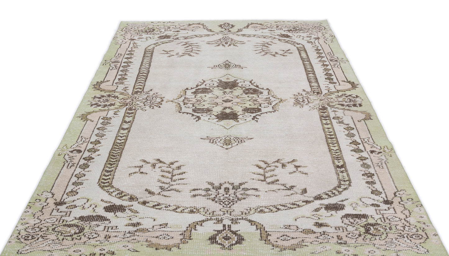 Sabela - Vintage Medallion Rug - 5'4 X 9'8