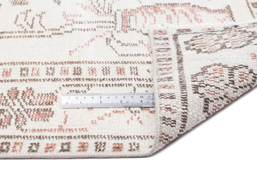 Load image 1 in gallery view. Goguix - Vintage Medallion Rug - 5'5 X 9'3