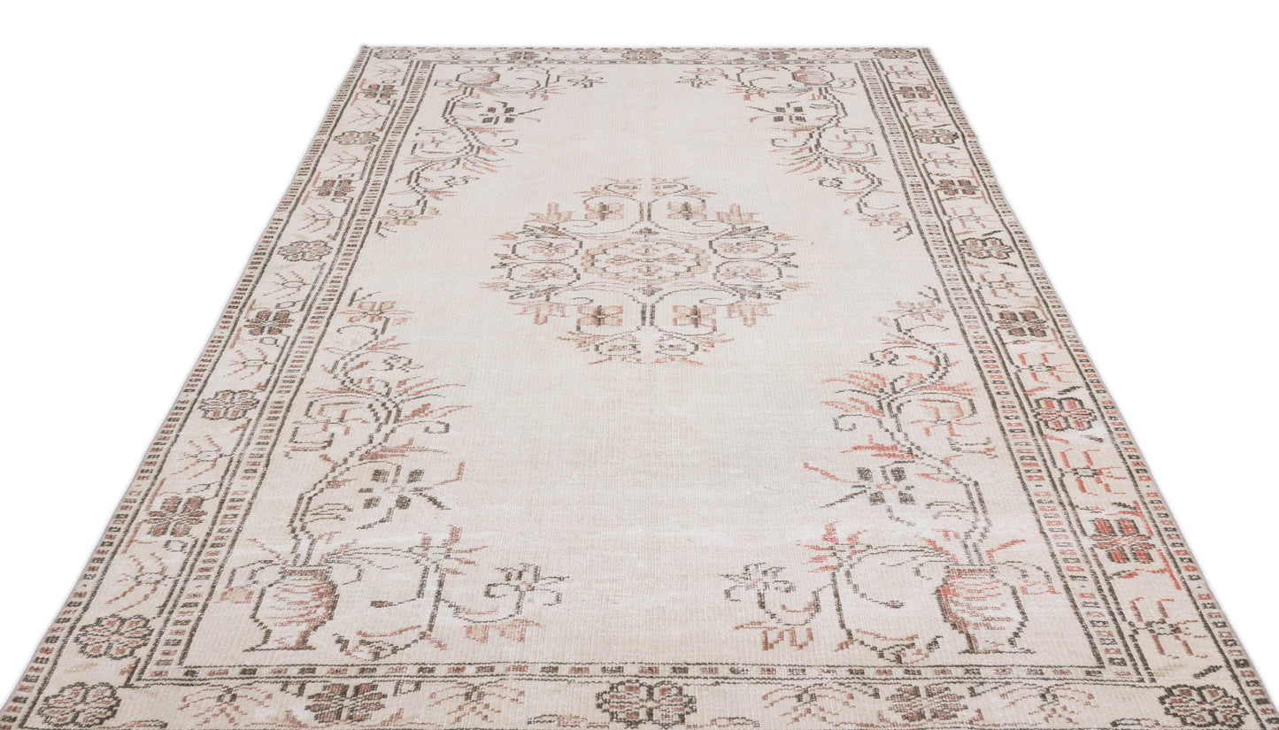 Goguix - Vintage Medallion Rug - 5'5 X 9'3