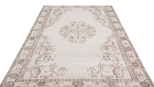 Load image 1 in gallery view. Goguix - Vintage Medallion Rug - 5'5 X 9'3
