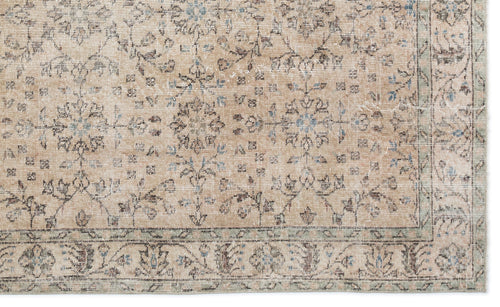 Load image 1 in gallery view. Pisoan - Vintage Floral Rug - 5'5 X 9'1