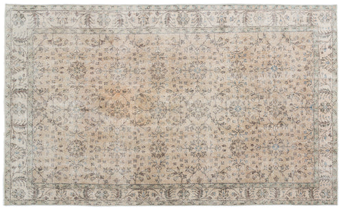 Load image 1 in gallery view. Pisoan - Vintage Floral Rug - 5'5 X 9'1