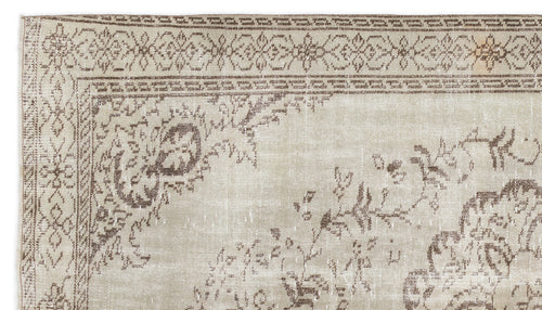 Load image 1 in gallery view. Trobida - Vintage Medallion Rug - 5'5 X 9'6