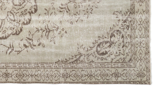 Load image 1 in gallery view. Trobida - Vintage Medallion Rug - 5'5 X 9'6