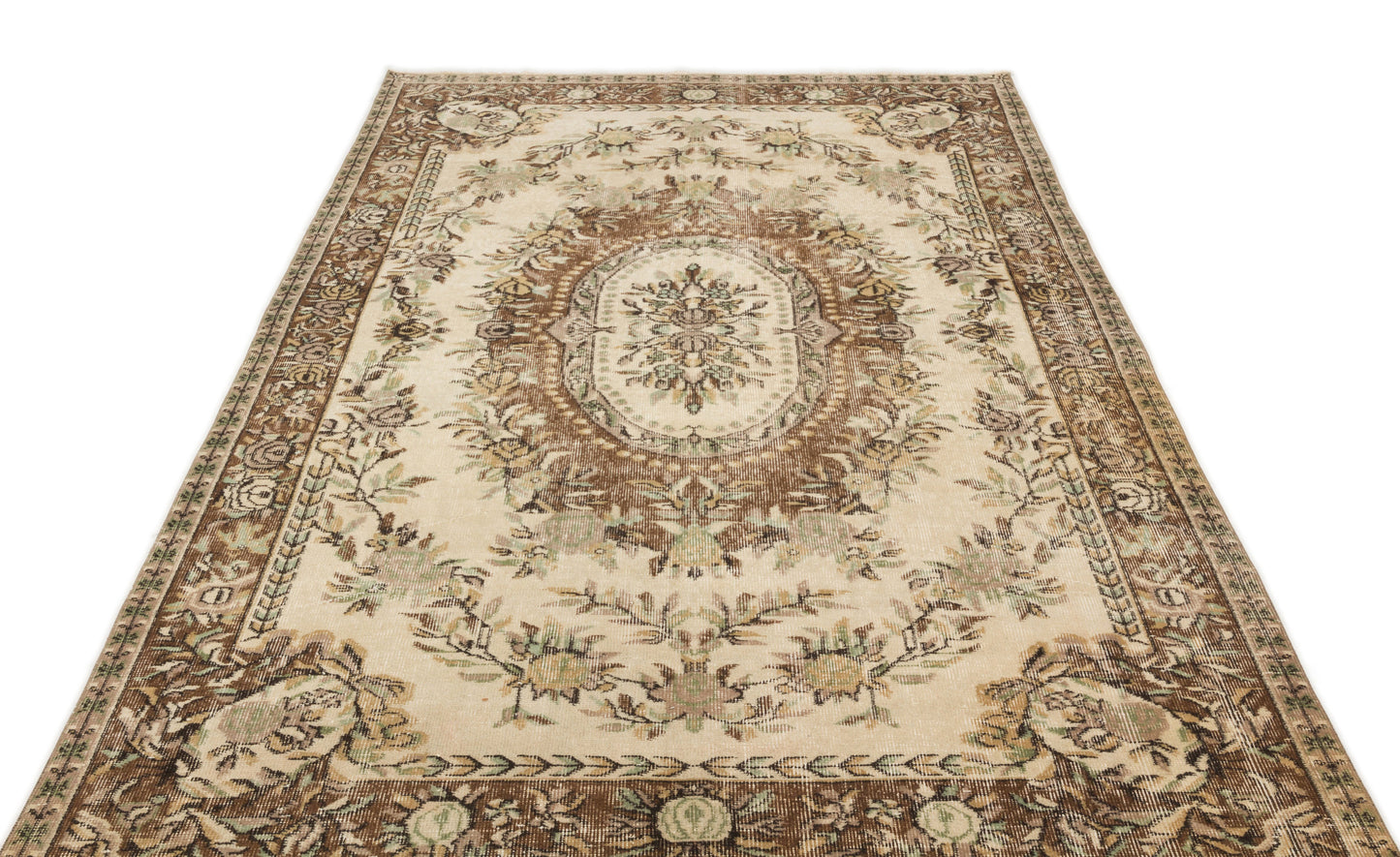 Kaguyn - Vintage Medallion Rug - 5'7 X 8'9