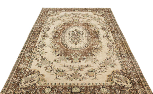 Load image 1 in gallery view. Kaguyn - Vintage Medallion Rug - 5'7 X 8'9