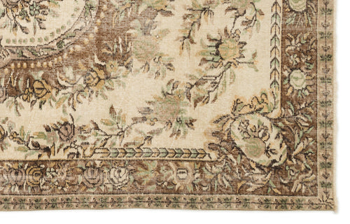 Load image 1 in gallery view. Kaguyn - Vintage Medallion Rug - 5'7 X 8'9
