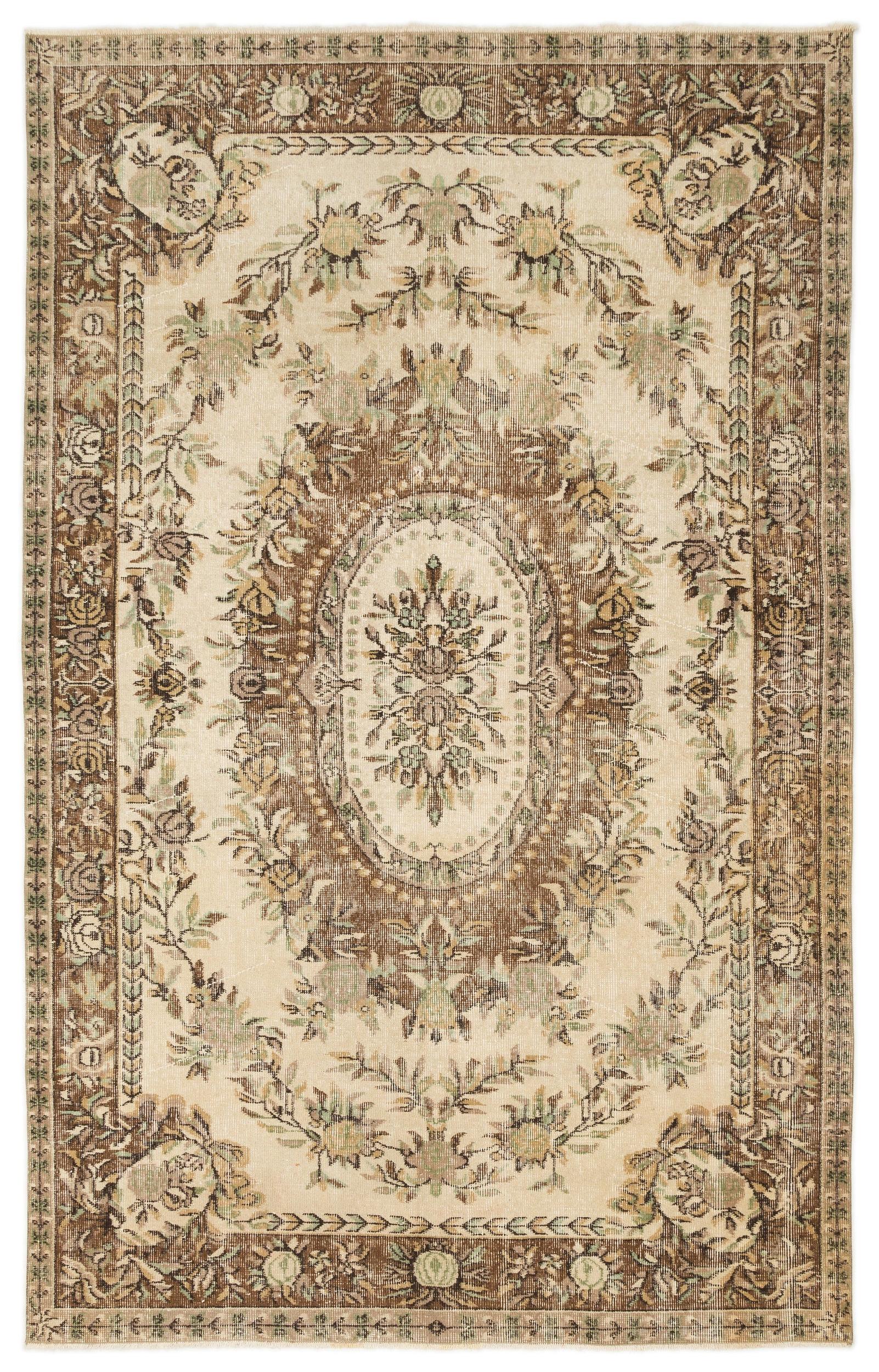 Kaguyn - Vintage Medallion Rug - 5'7 X 8'9