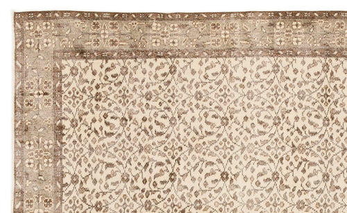 Load image 1 in gallery view. Mofius - Vintage Floral Rug - 5'8 X 9'4