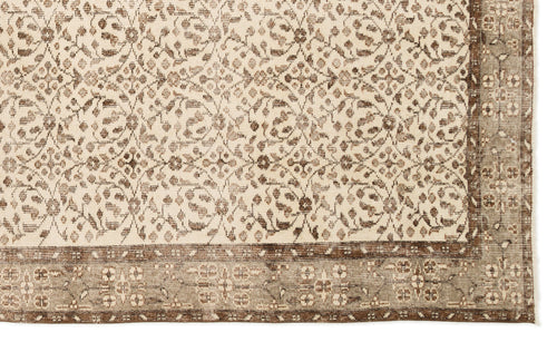 Load image 1 in gallery view. Mofius - Vintage Floral Rug - 5'8 X 9'4