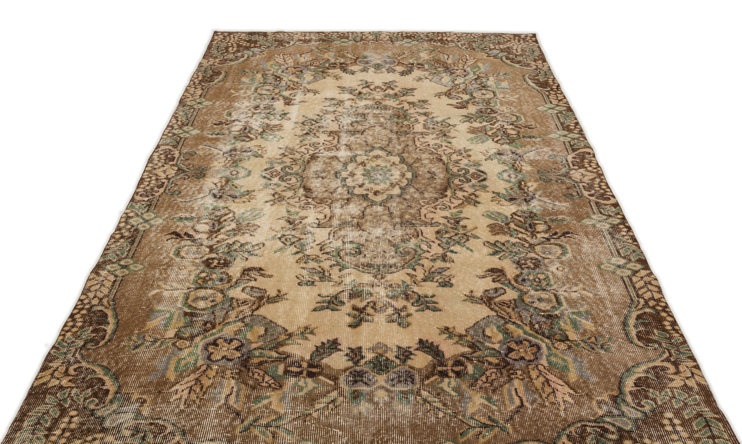 Gifia - Vintage Medallion Rug - 5'8 X 9'1