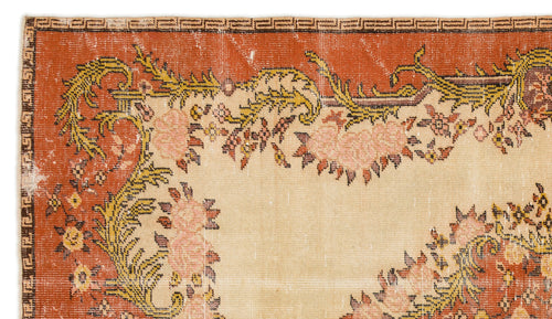 Load image 1 in gallery view. Kuluna - Vintage Medallion Rug - 5'8 X 10'0