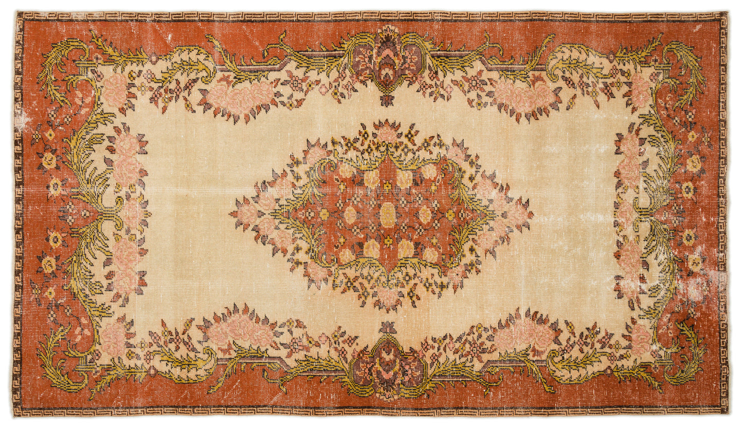 Kuluna - Vintage Medallion Rug - 5'8 X 10'0