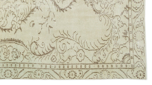Load image 1 in gallery view. Blusasa - Vintage Medallion Rug - 4'11 X 9'0