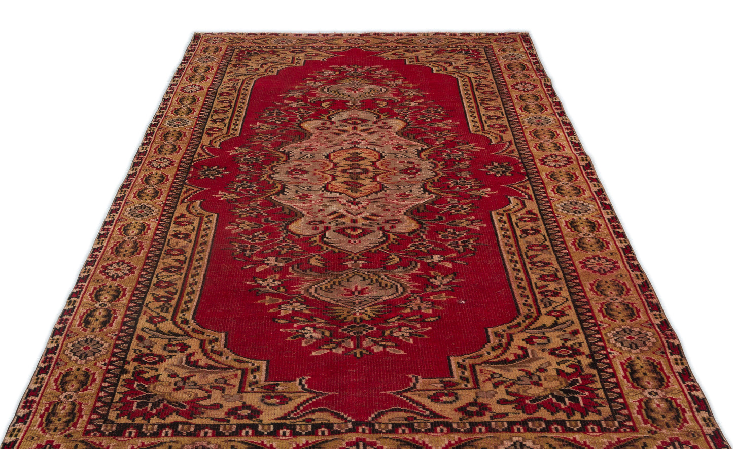 Pokea - Vintage Medallion Rug - 5'5 X 8'8