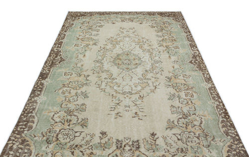 Load image 1 in gallery view. Trunaix - Vintage Medallion Rug - 5'6 X 9'10