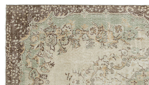 Load image 1 in gallery view. Trunaix - Vintage Medallion Rug - 5'6 X 9'10