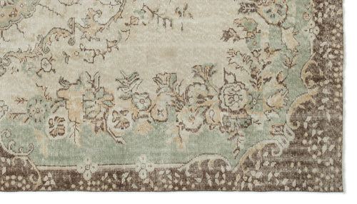 Load image 1 in gallery view. Trunaix - Vintage Medallion Rug - 5'6 X 9'10