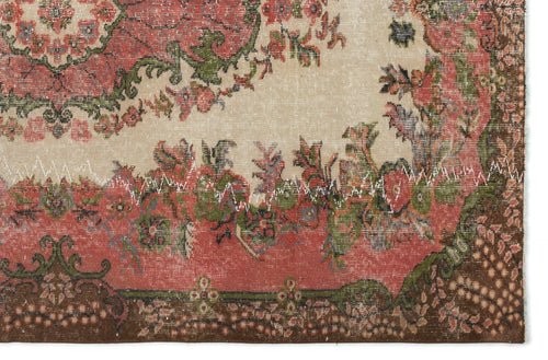 Load image 1 in gallery view. Blobius - Vintage Medallion Rug - 5'5 X 8'3
