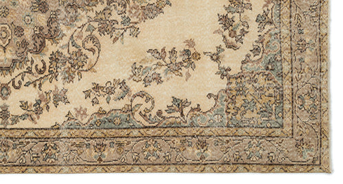 Load image 1 in gallery view. Luane - Vintage Medallion Rug - 5'7 X 10'6
