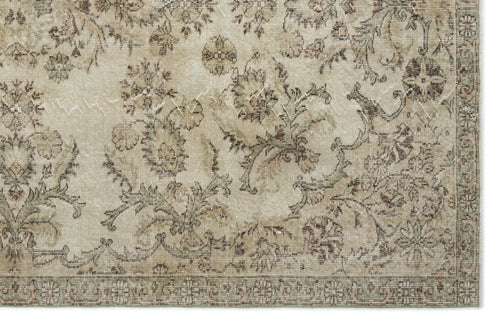 Load image 1 in gallery view. Briluyn - Vintage Floral Rug - 6'1 X 9'5
