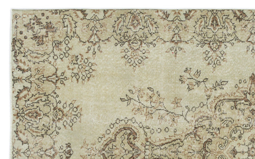 Load image 1 in gallery view. Gluzaas - Vintage Medallion Rug - 5'5 X 8'10