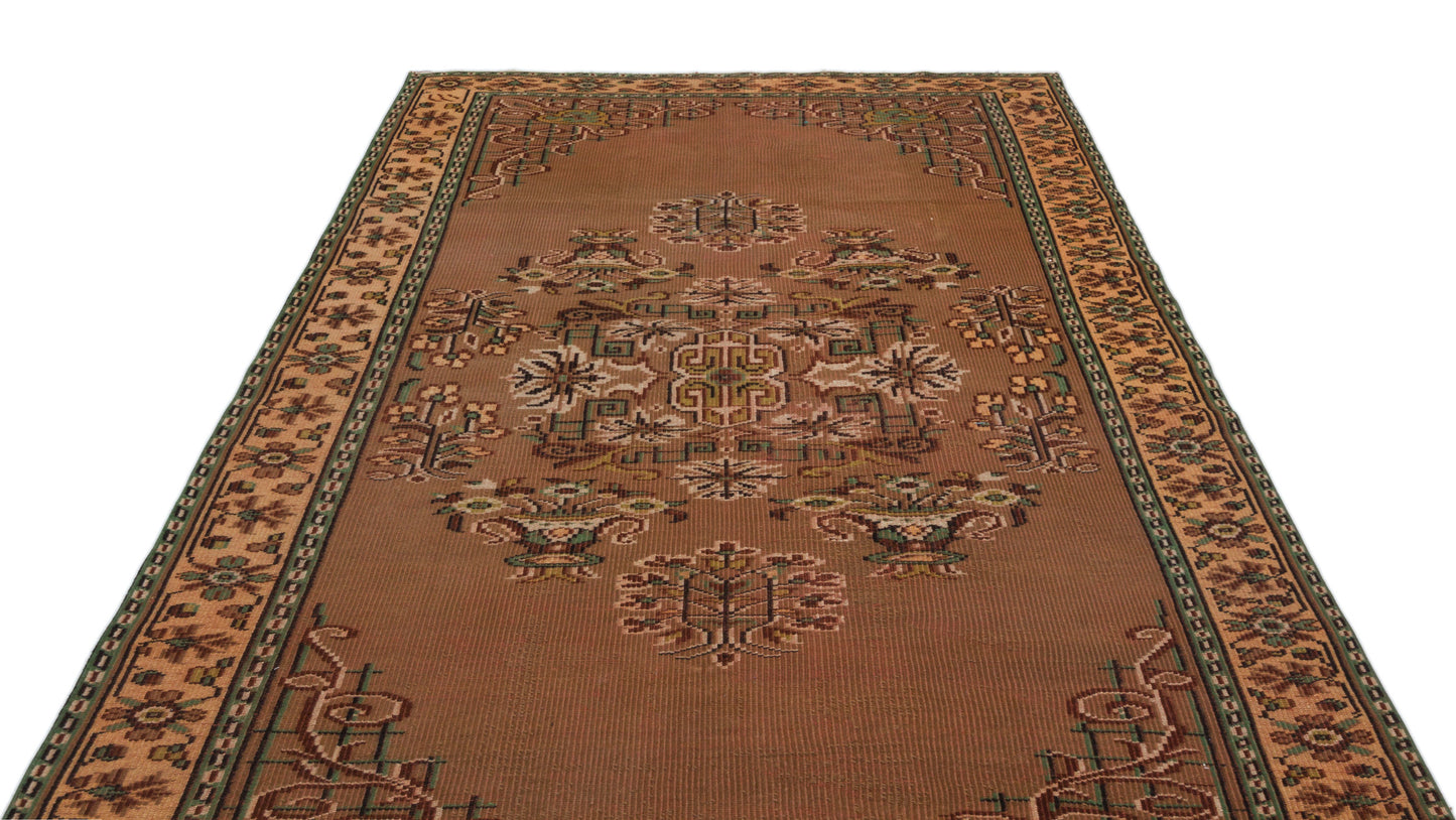 Tiagaor - Vintage Medallion Rug - 5'11 X 9'1