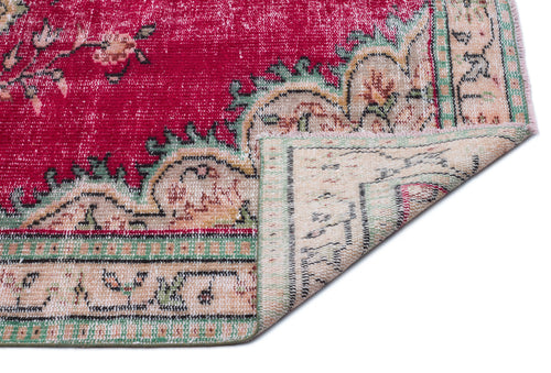 Load image 1 in gallery view. Pofaon - Vintage Medallion Rug - 4'11 X 8'9