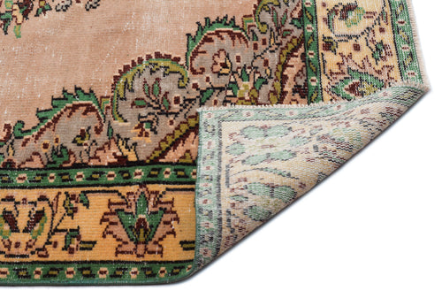 Load image 1 in gallery view. Hakoix - Vintage Medallion Rug - 6'1 X 9'5