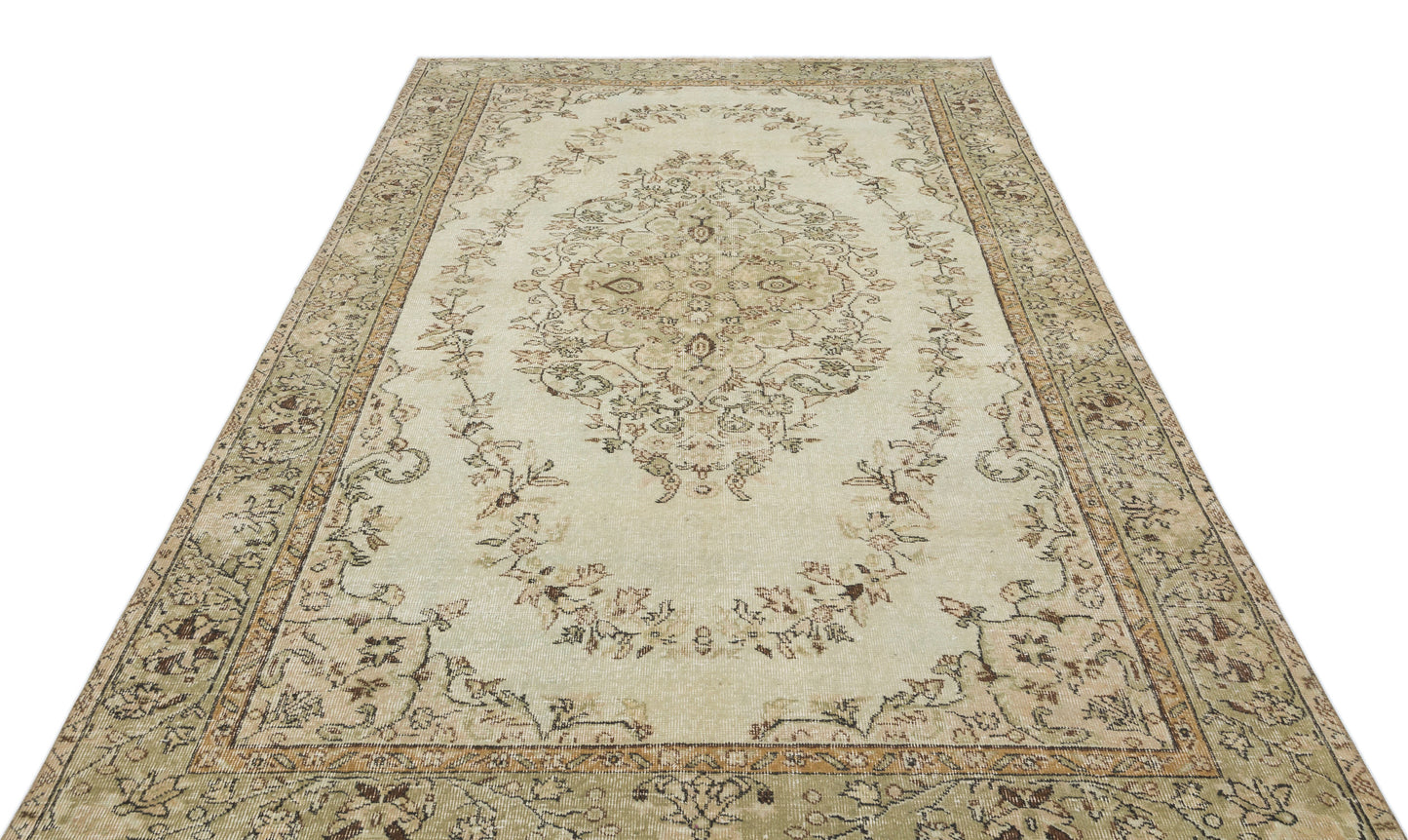 Lioraane - Vintage Medallion Rug - 6'2 X 9'4