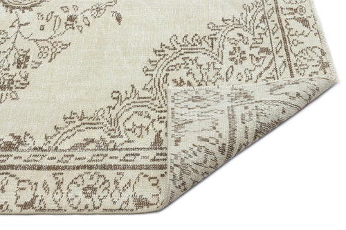 Load image 1 in gallery view. Pomoas - Vintage Medallion Rug - 5'3 X 8'6