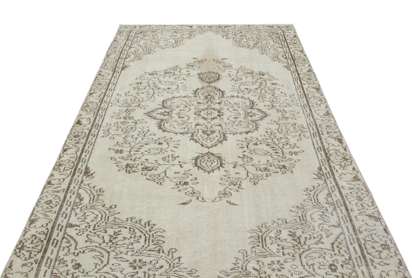 Pomoas - Vintage Medallion Rug - 5'3 X 8'6