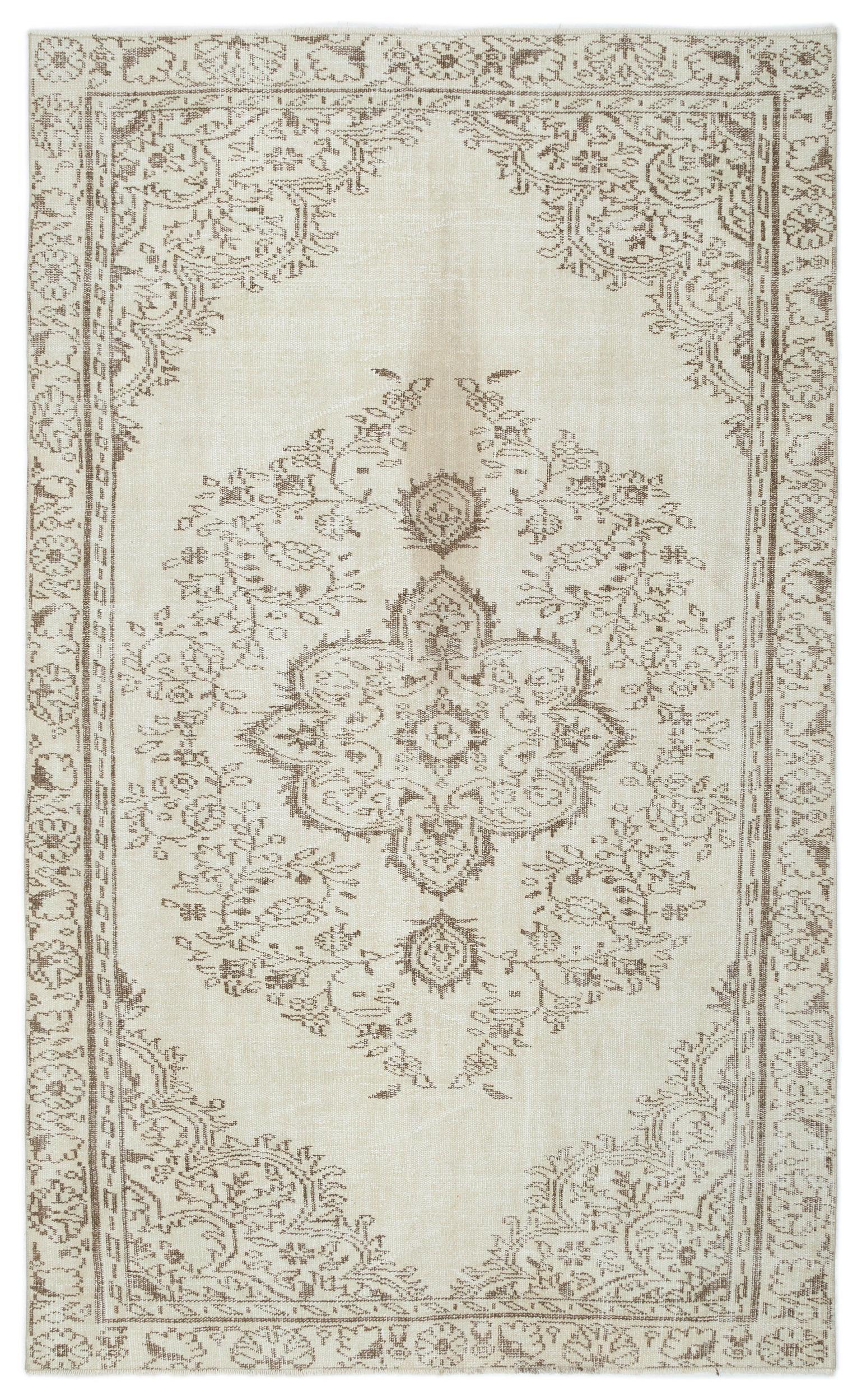 Pomoas - Vintage Medallion Rug - 5'3 X 8'6
