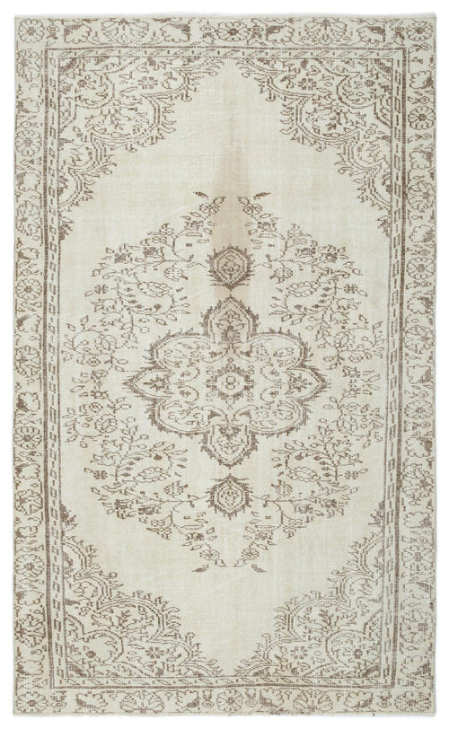 Load image 1 in gallery view. Pomoas - Vintage Medallion Rug - 5'3 X 8'6