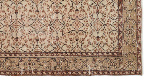 Load image 1 in gallery view. Gedia - Vintage Floral Rug - 4'10 X 8'8